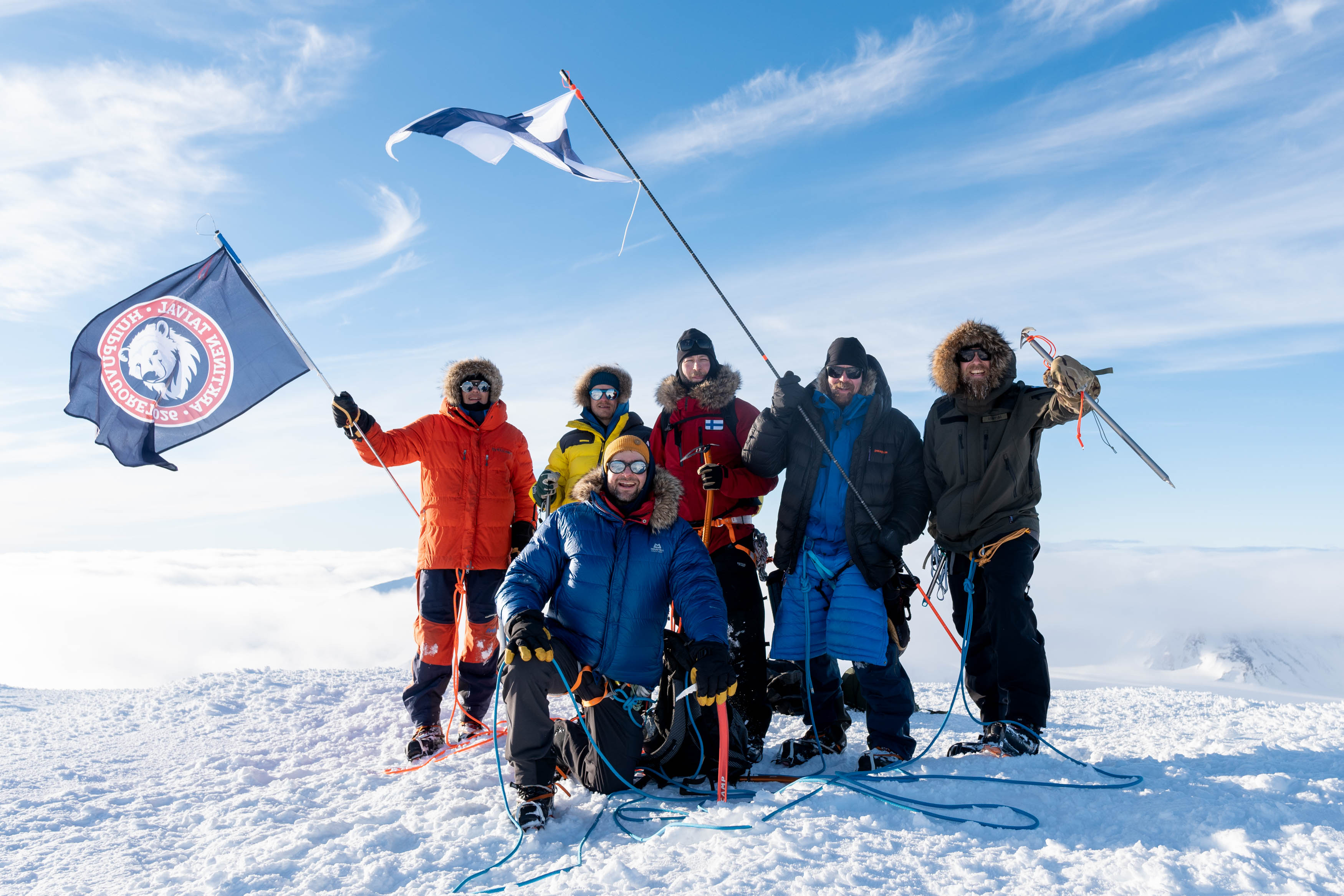 Retkikunta huipulla